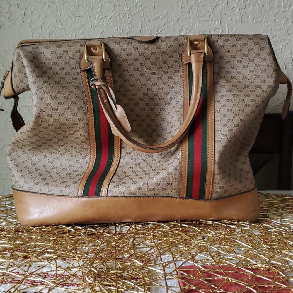 Authentic Gucci Weekend Bag - Picture 2 of 16